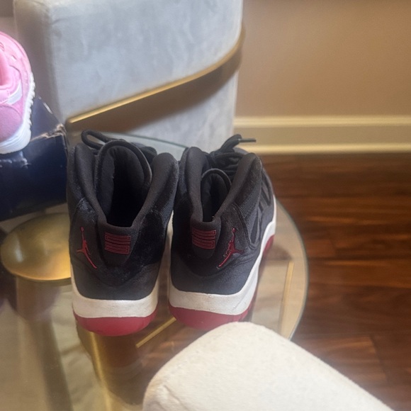Jordan Kids Sneakers Size 2Y in Black and Red Velvet $50 - Picture 3 of 3